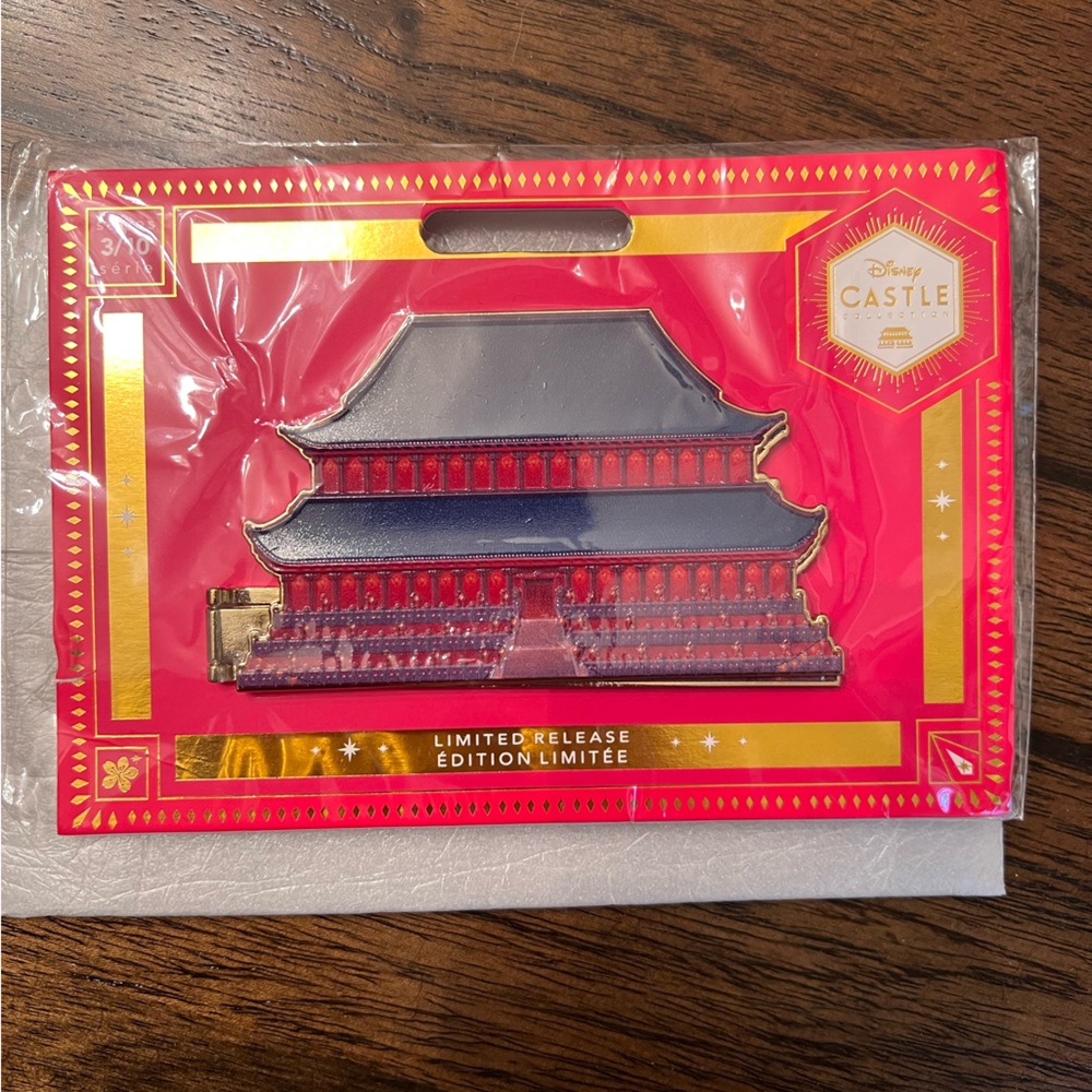 COPY - Disney Castle Collection Pin - Mulan - Card Ripped